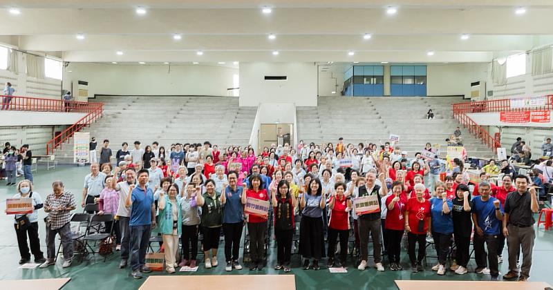 高雄醫學大學與高雄市立旗津醫院聯合舉辦第三屆旗津長照島盃銀髮趣味競賽